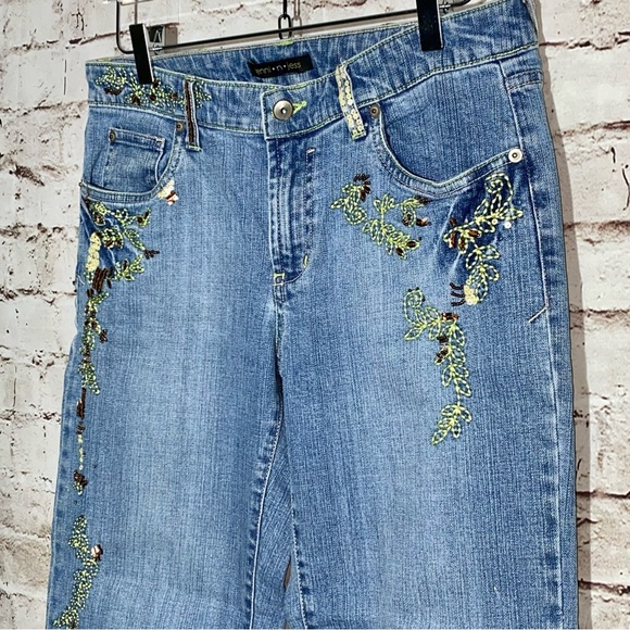 EMBROIDERED JEAN CAPRIS - Picture 2 of 9